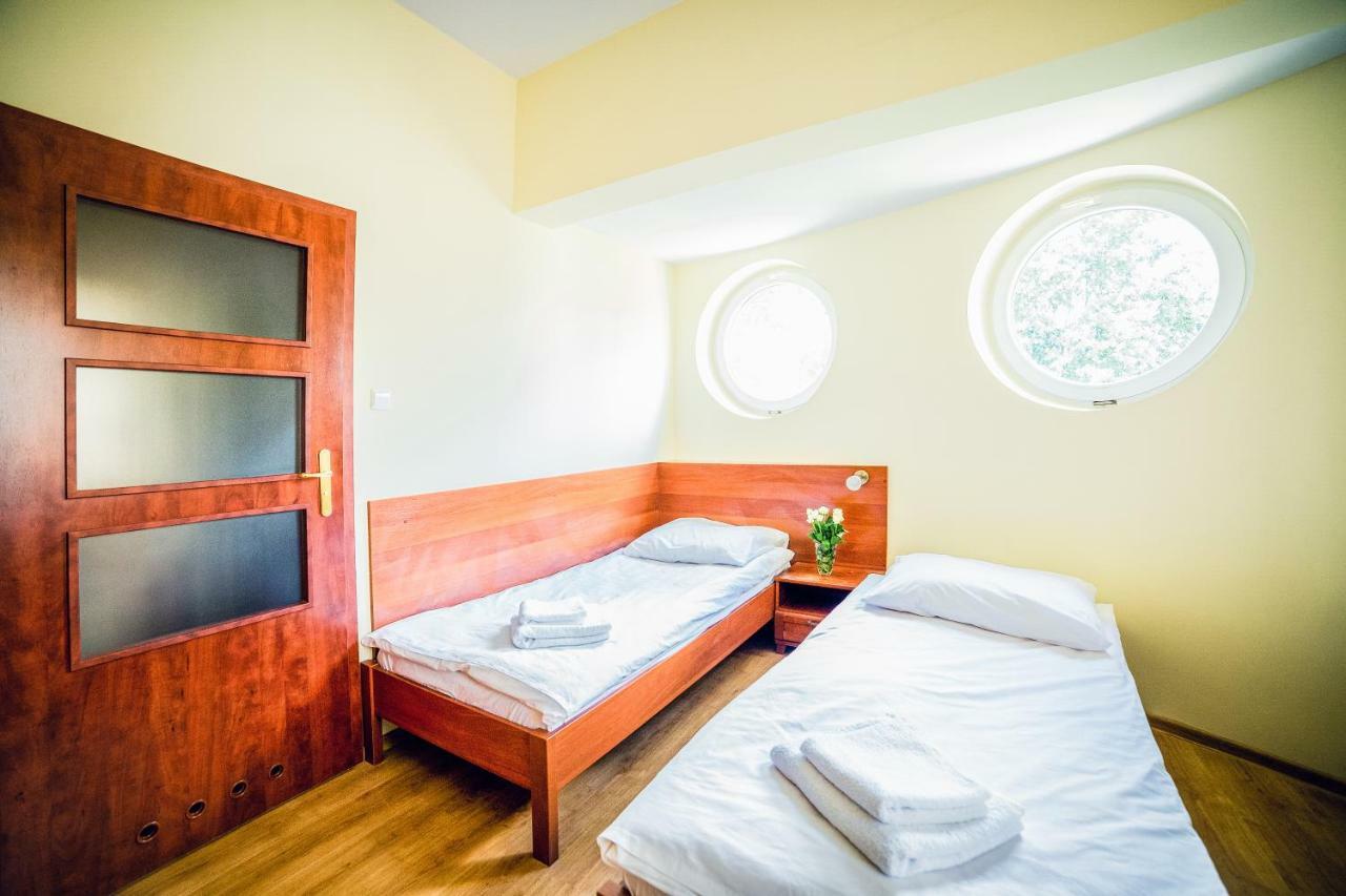 Hotel Hellada เคียลเซ ภายนอก รูปภาพ