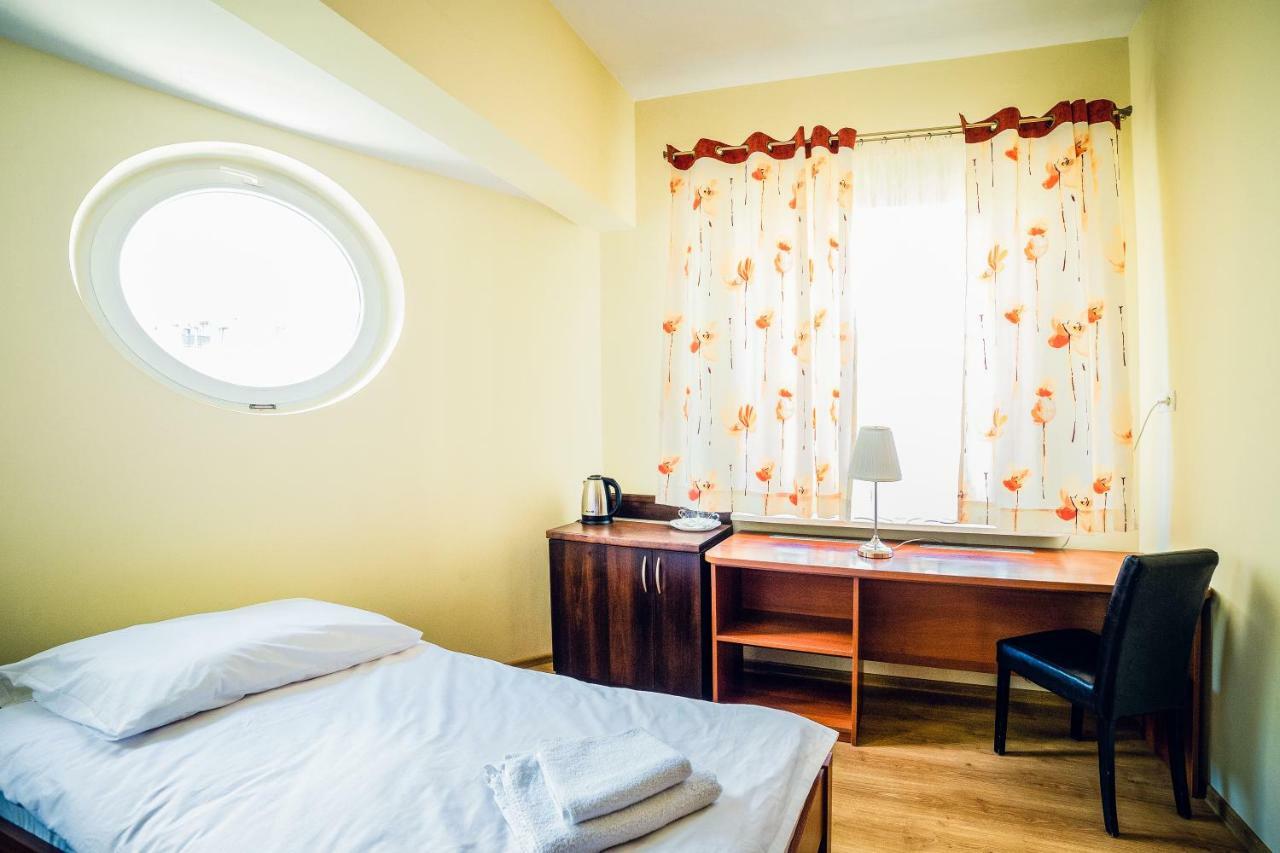 Hotel Hellada เคียลเซ ภายนอก รูปภาพ