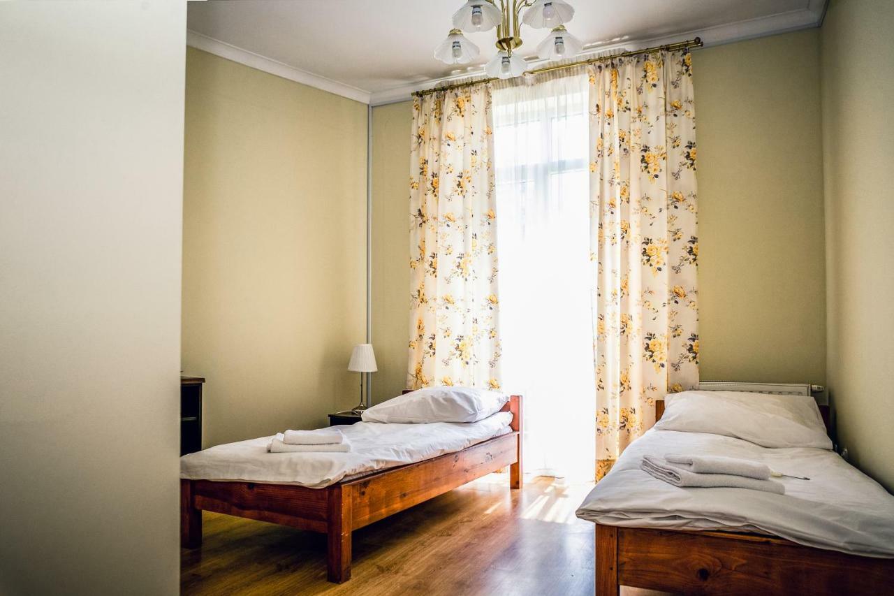 Hotel Hellada เคียลเซ ภายนอก รูปภาพ