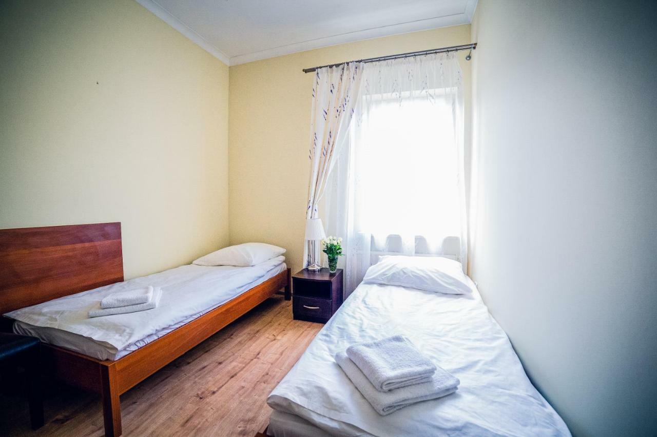 Hotel Hellada เคียลเซ ภายนอก รูปภาพ
